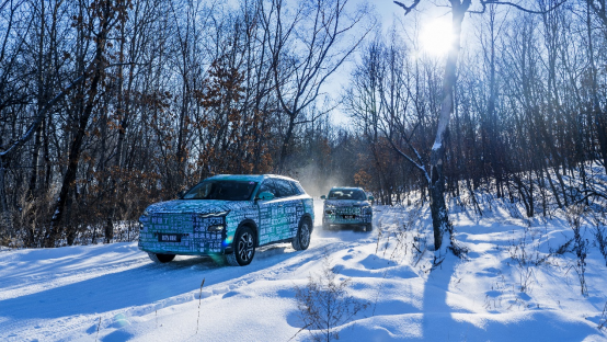 【通稿资料】“极”可能是最不怕冷的混动SUV 东风风神皓极实力征战极寒黑河961.png